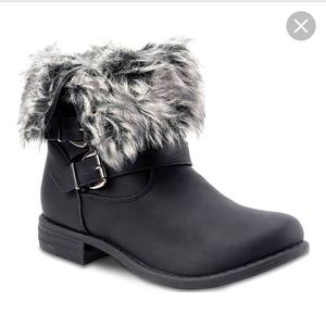 Faux fur trimmed boots